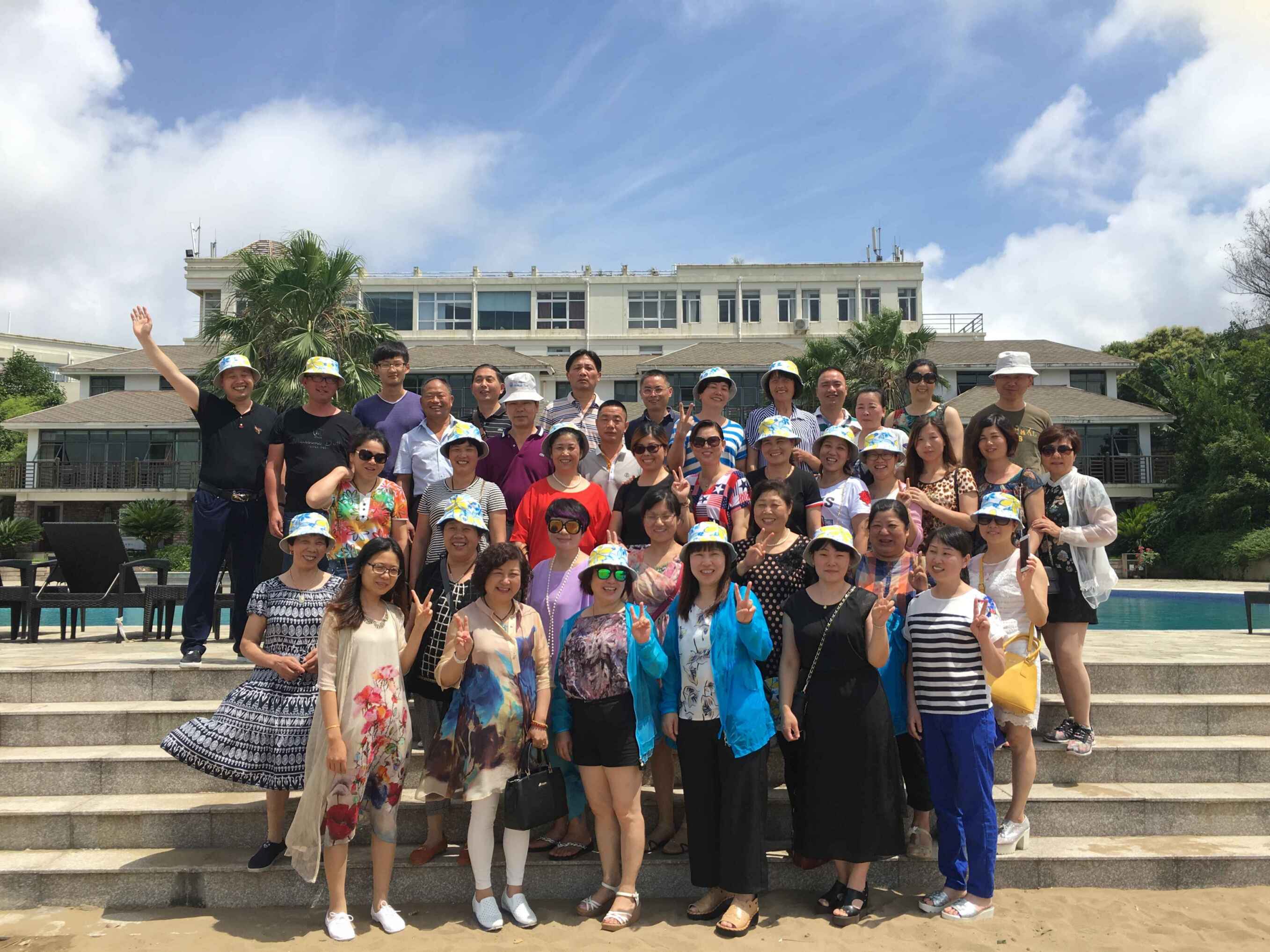 千亿国际市场2016年商户旅游圆满画上句号