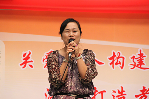 千亿国际文创园党支部团委走访慰问七古登社区老人 (1).jpg